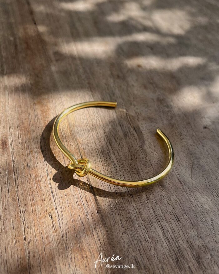 Noéa Knot Cuff